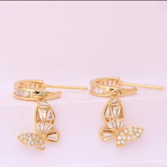 New Gorgeous 18k Gold Plated Cubic Zirconia Huggie Hoop Butterfly Drop Earrings - Picture 1 of 14